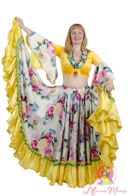 Цыганский костюм в розы с желтой оборкой, фото 1